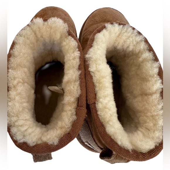 UGG Mini Ankle Little Girls Size 3 Fur Lined Boots Cozy Warm Winter - Picture 4 of 10